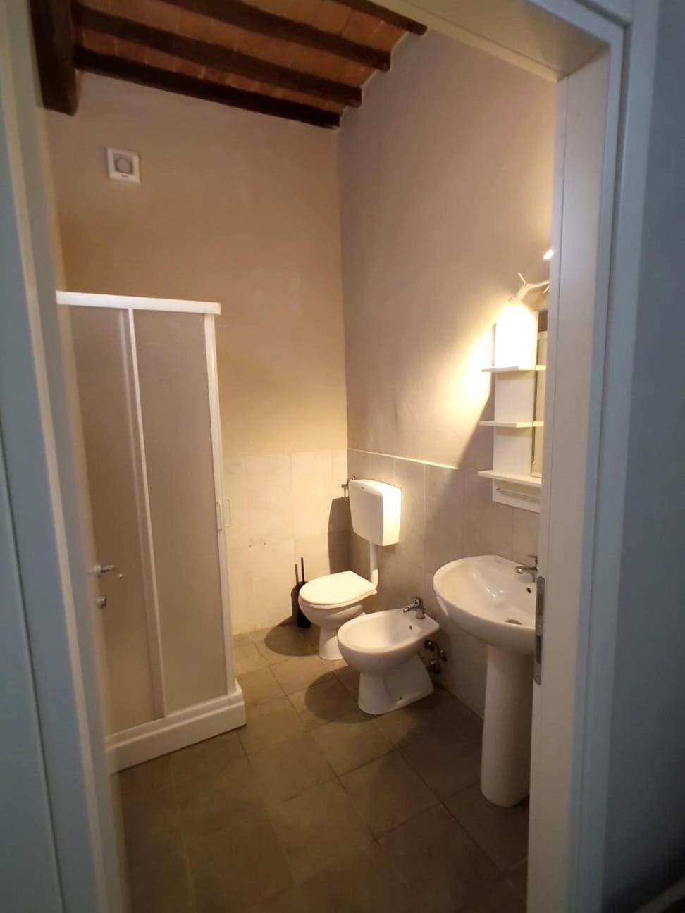 - Il Casale Toscano - 1900Mt From Leaning Tower - No Breakfast - Free Parking Pisa Room photo