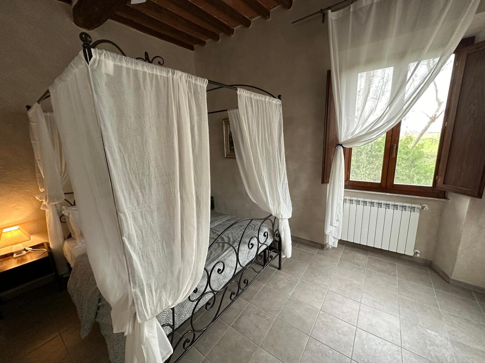 - Il Casale Toscano - 1900Mt From Leaning Tower - No Breakfast - Free Parking Pisa Room photo