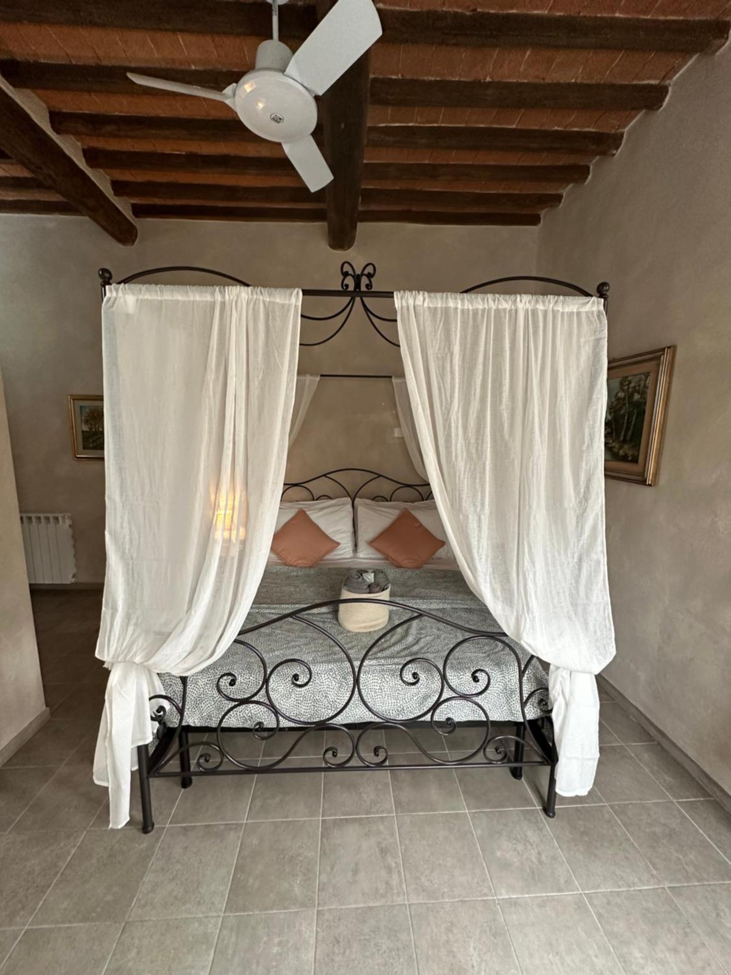 - Il Casale Toscano - 1900Mt From Leaning Tower - No Breakfast - Free Parking Pisa Room photo